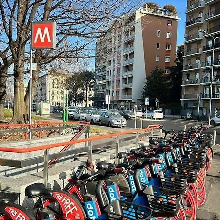 Apartamento Primaticcio Metro E Aria Condizionata Milán Exterior foto